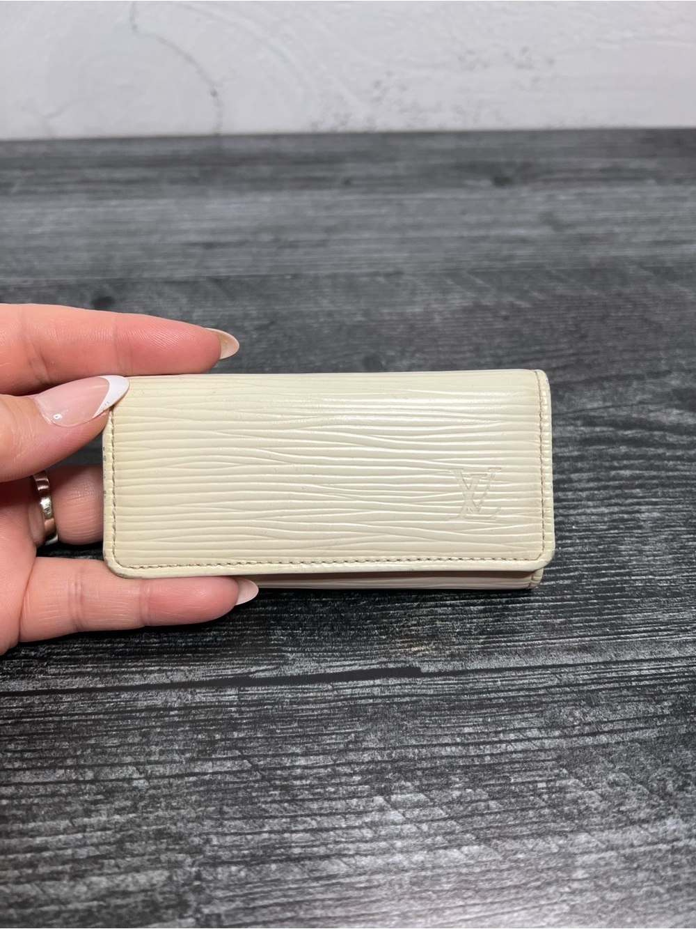Authentic RARE Louis Vuitton White Epi Leather Key Holder